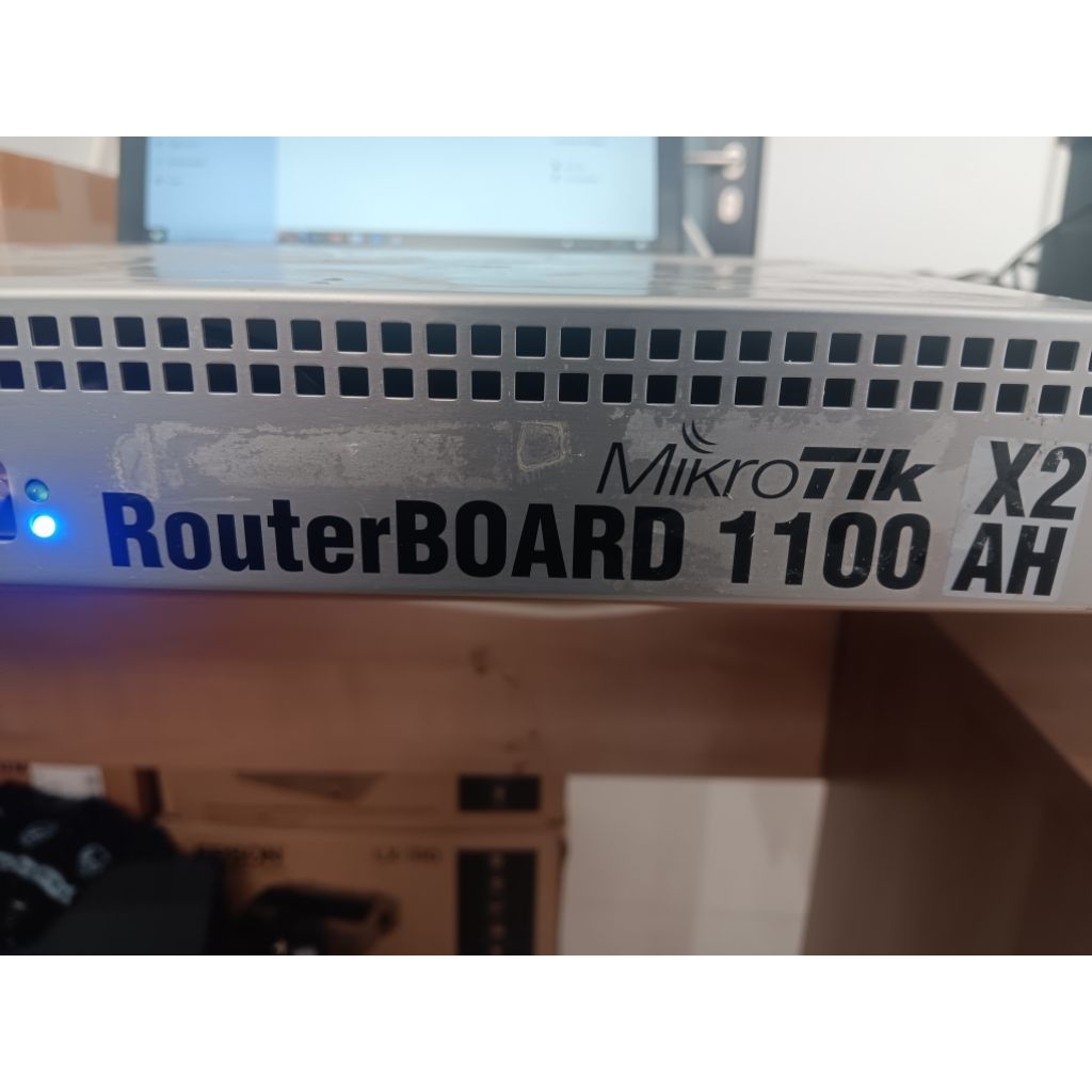 Mikrotik RB 1100 AHX2