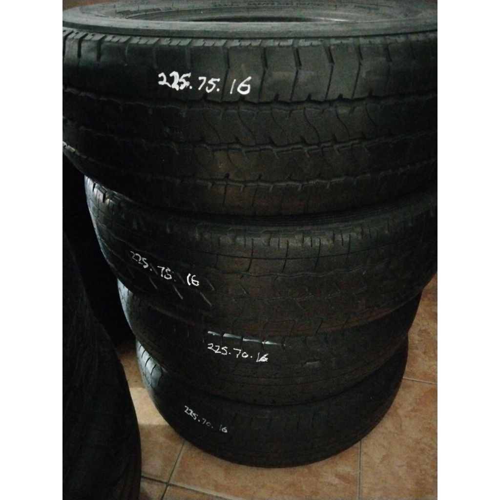 Ban Ukuran 225/70/R16