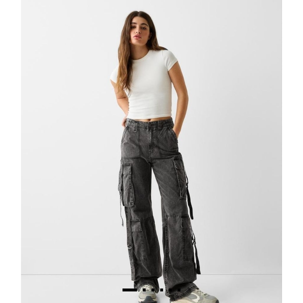 BERSHKA MULTICARGO JEANS GREY / CELANA KARGO ABU WANITA / Cotton cargo trousers with straps  N.aN JO