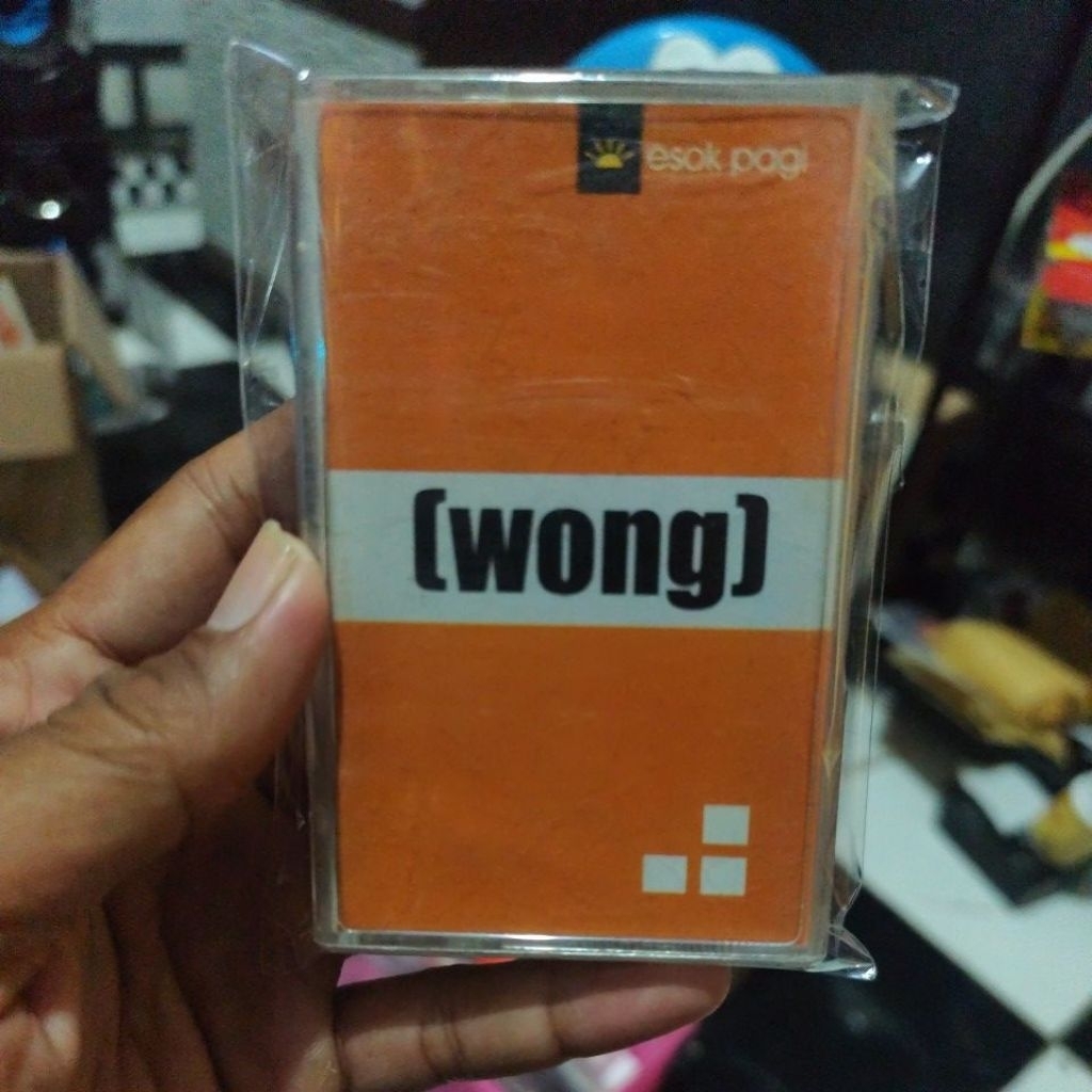 Kaset Wong band album esok pagi second