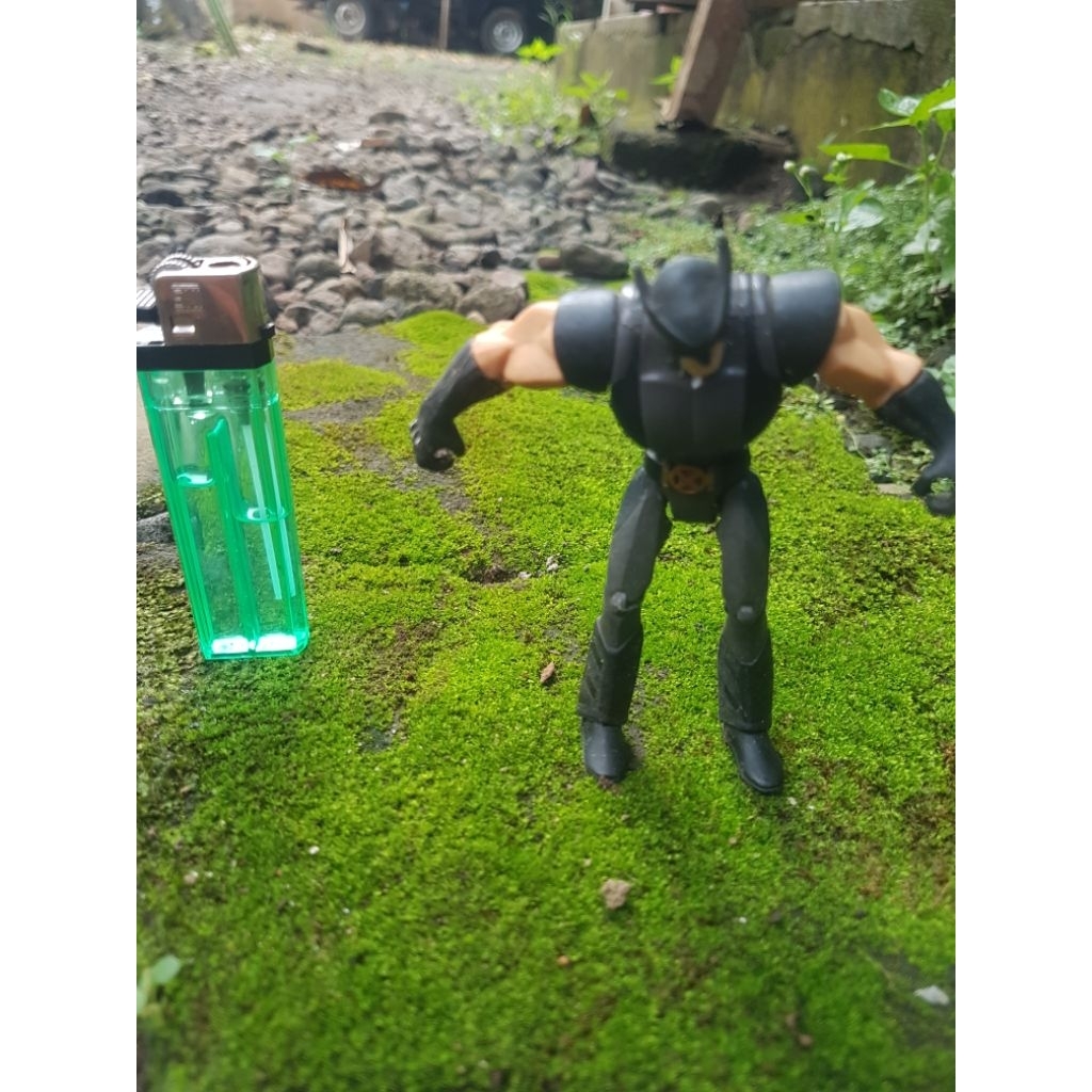 action figure wolverine