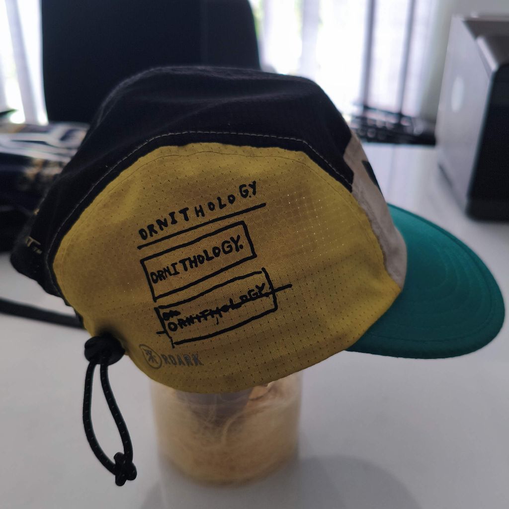 topi lari roark amokk busqiats
