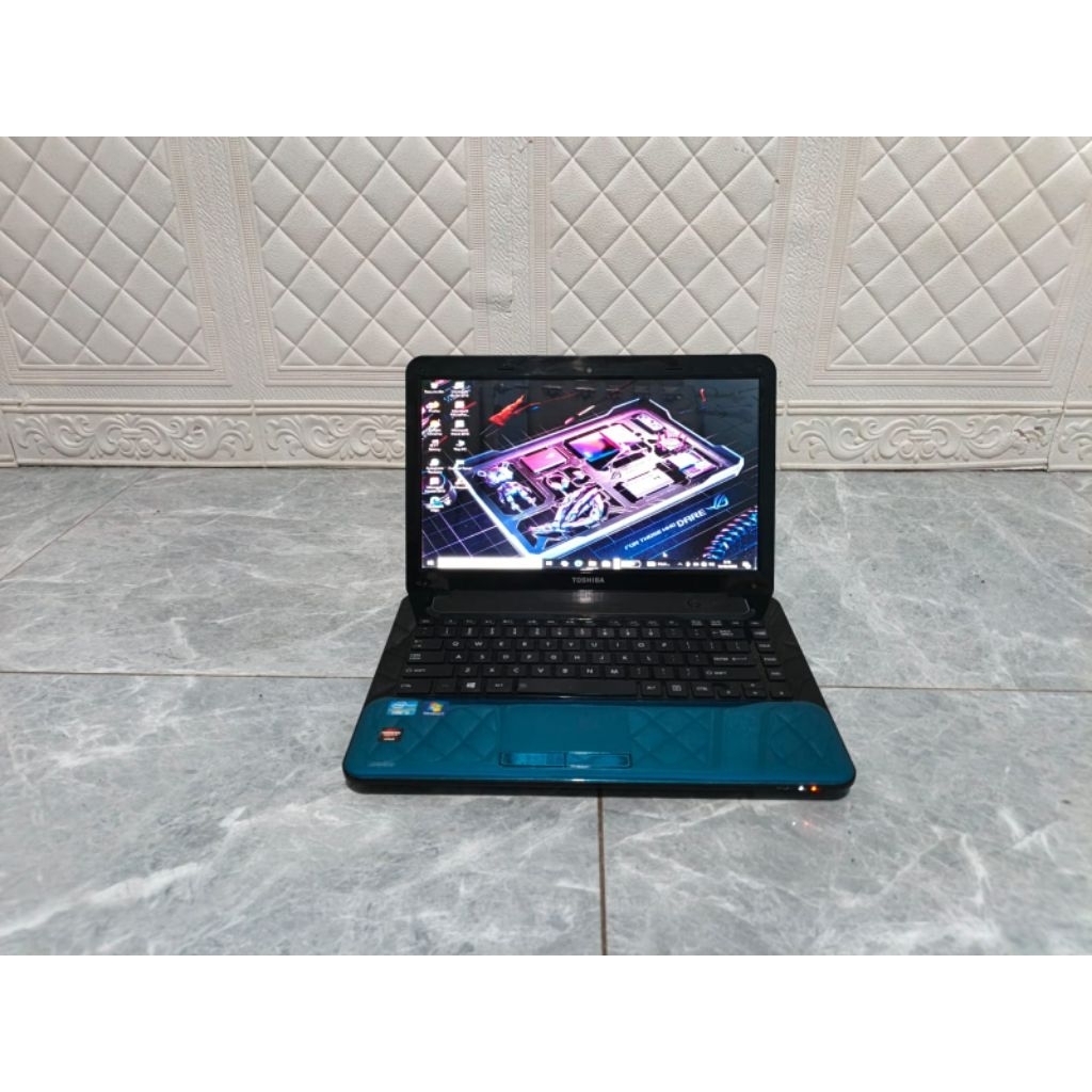 LEPTOP TOSHIBA SATELITE