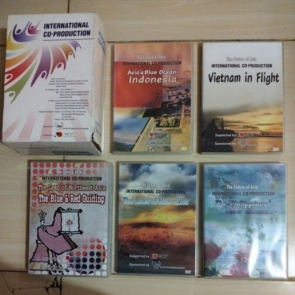 SEPAKET ISI 5 - DVD THE FUTURE OF ASIA - INTERNATIONAL CO-PRODUCTION - SUPPORTED BY MCST - SPONSORED