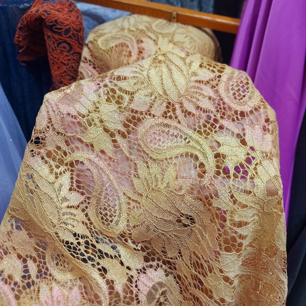 kain brokat katun premium  - kain brokat rajut premium  - kain brokat semi prada ( kuning) zr