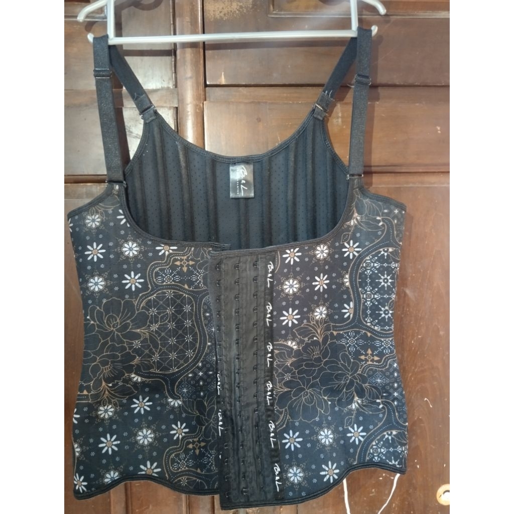 Preloved Korset Cikor Bondlou Obsidian Batik Latex 25 Tulang