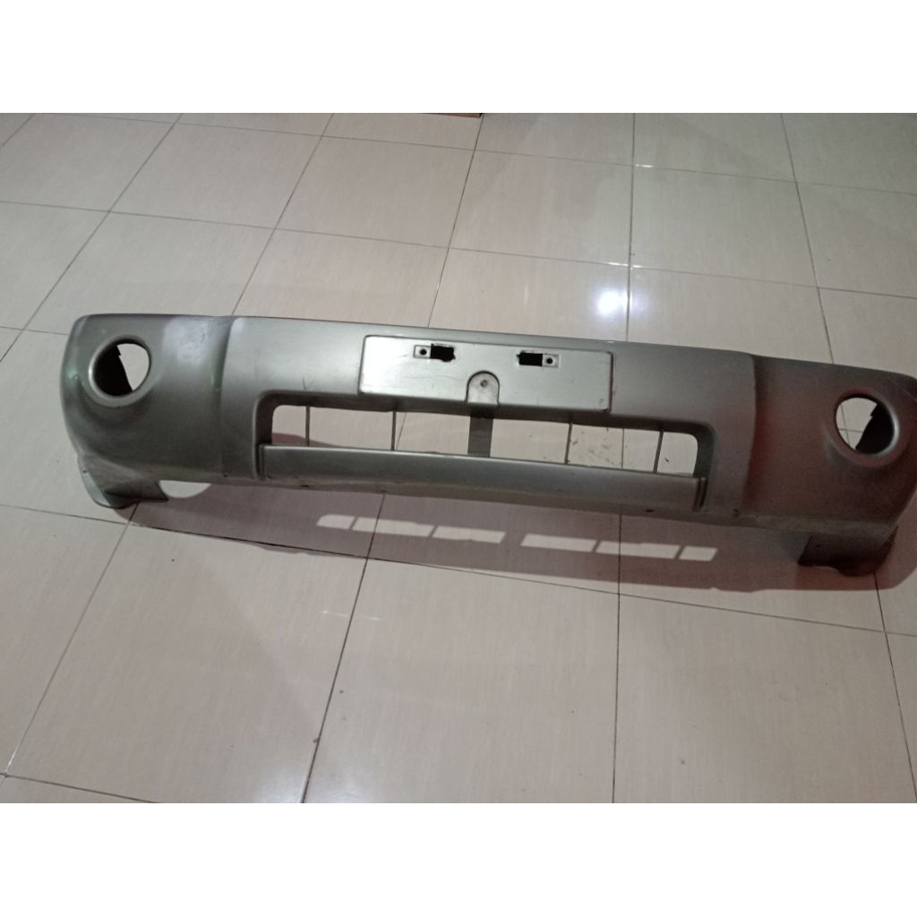 bemper depan Nissan Terrano spirit th 2002-2004 asli Nissan kondisi copotan