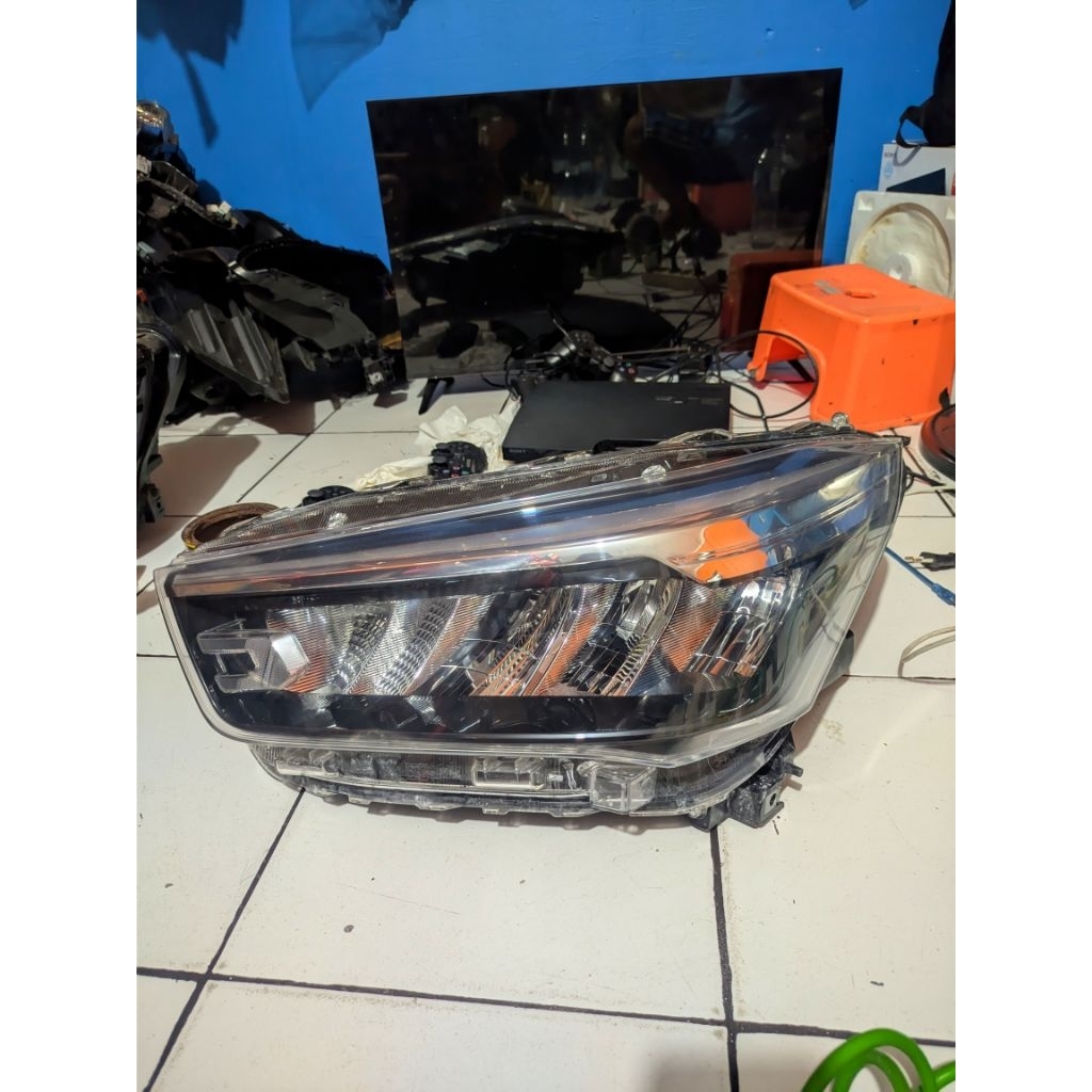 Headlamp Lampu Depan Toyota Raize G Daihatsu Rocky LED Non DRL Original