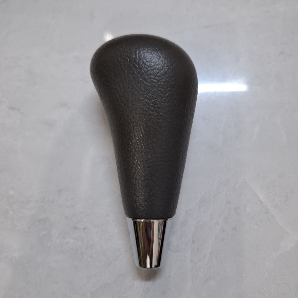 Shift Knob Toyota bekas Innova 2014 asli bekas