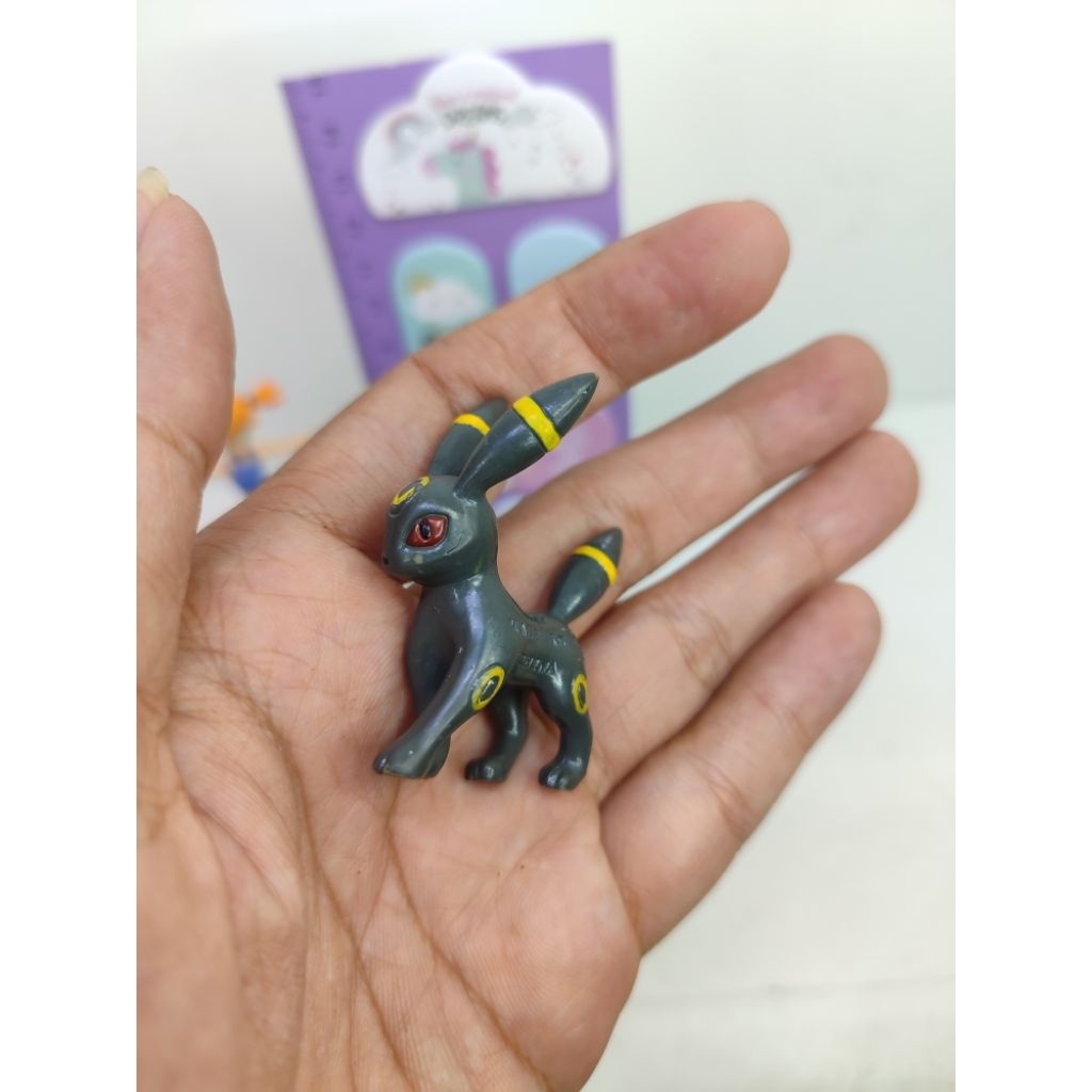 pokemon umbreon figure pokemon moncolle