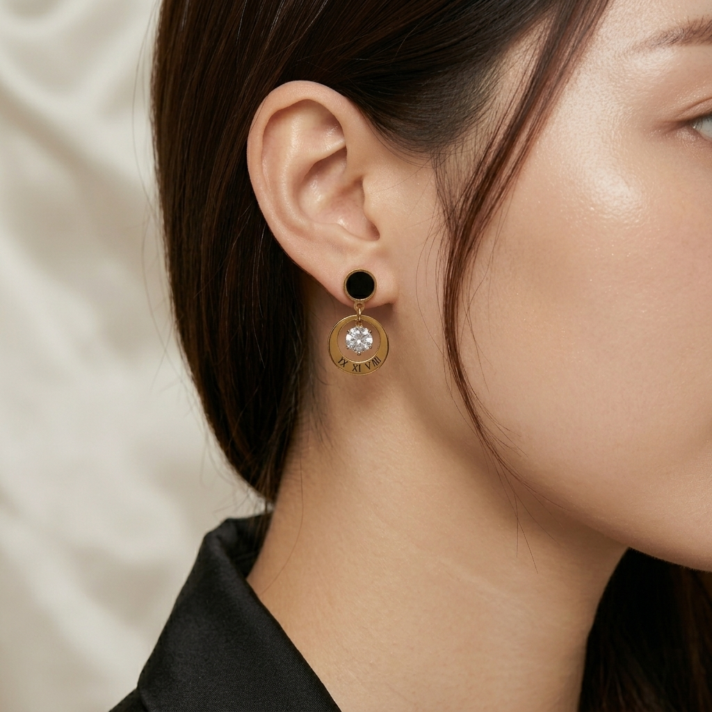 Anting Wanita Titanium Aksen Angka Romawi Bulat Keramik Hitam Permata Putih