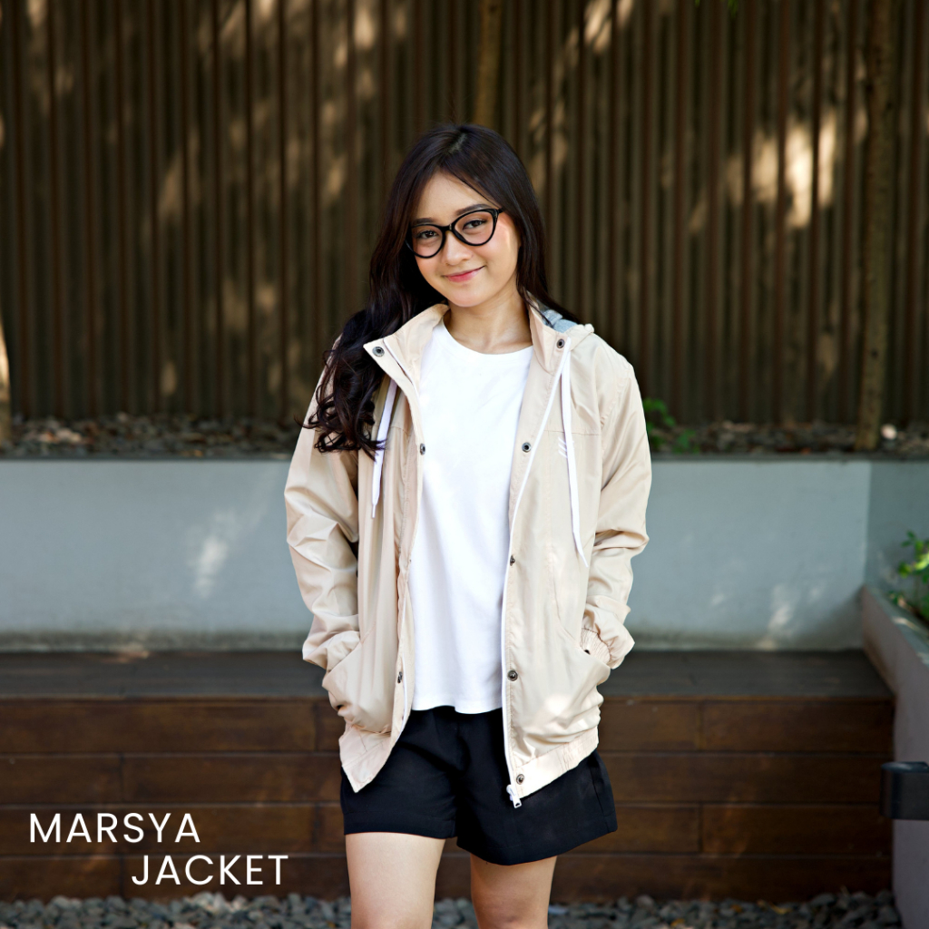 Delibra Jaket Parasut Wanita Marsya Cream