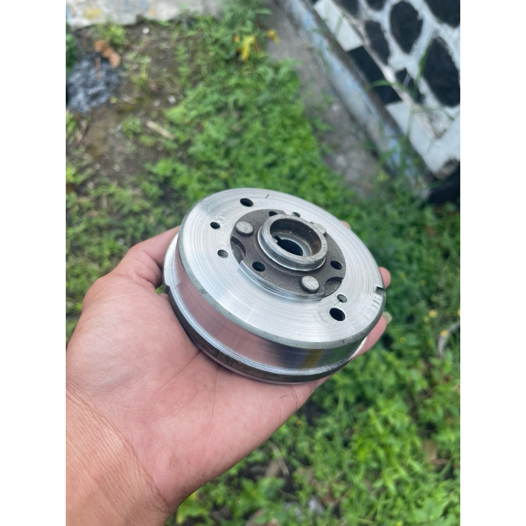 MAGNET RACING/MAHNIT RACING BUBUT MIO