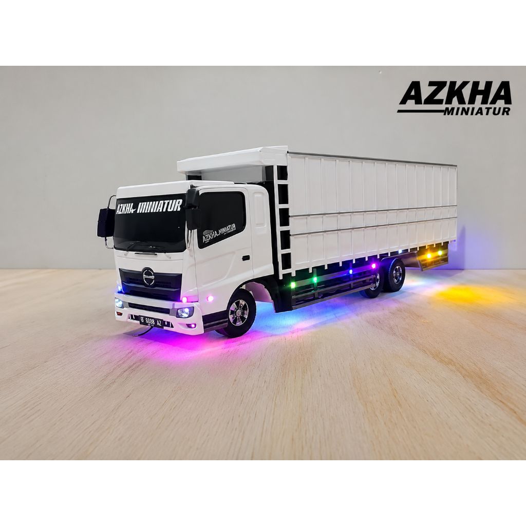 Miniatur Truk Hino 500 Hijau - Lampu LED, Kontrol Remote, Latihan Motorik