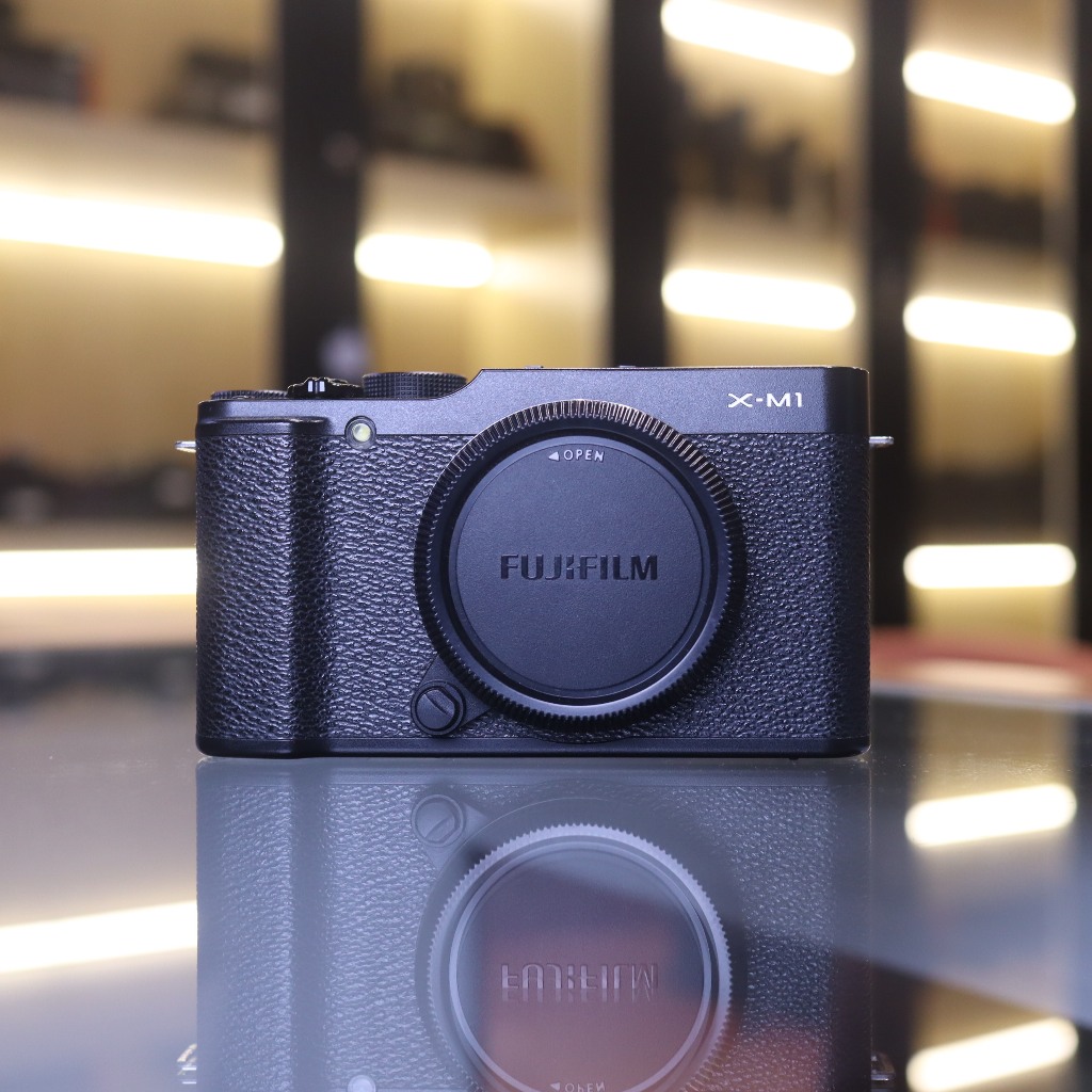 Fujifilm XM1 Body Only