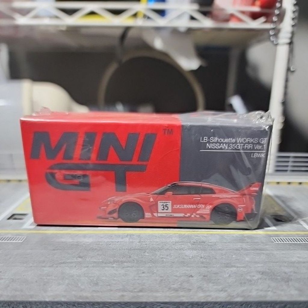 Mini GT LBWK Nissan R35 Red