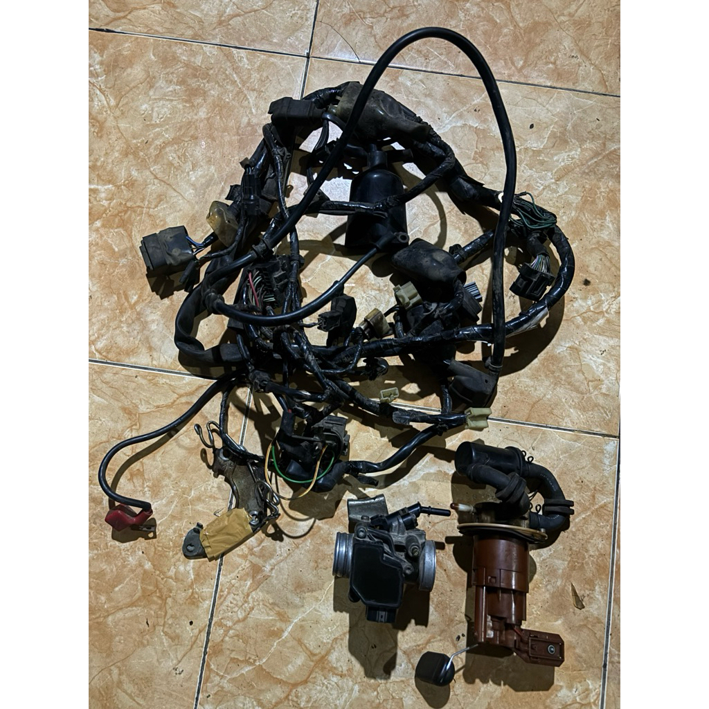 kabel body cb150r old set tb fuelpump injeksi cb150r old