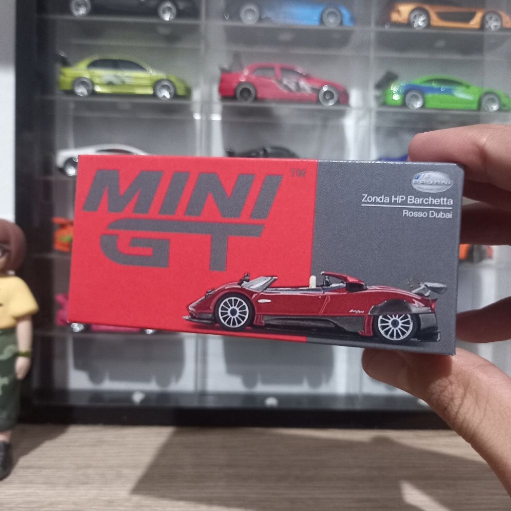 Custom Box #432 Pagani Zonda HP Barchetta Rosso Dubai MiniGT