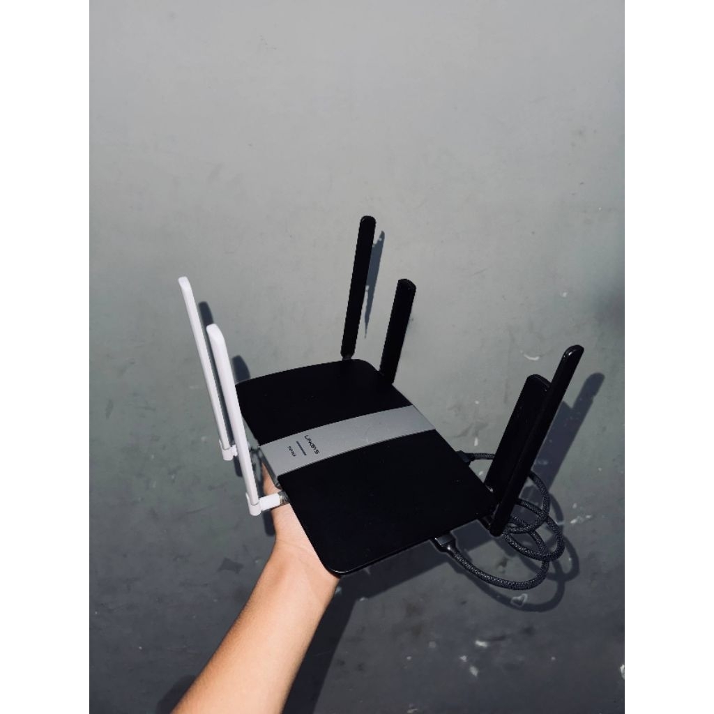 Linksys EA6350v3 + Modem T99W175 eSIM