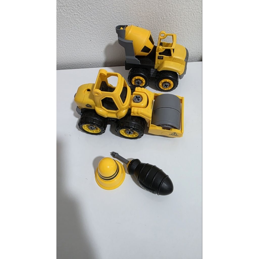 PRELOVED 2PCS MAINAN DIY TRUCK EXCAVATOR