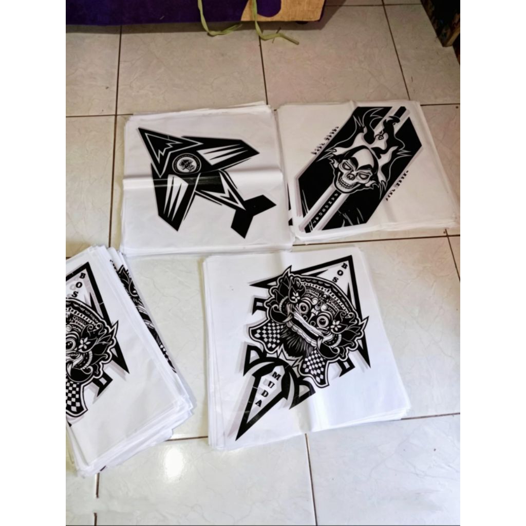 Kertas layangan 1 Warna Hitam ( 1000 lembar )