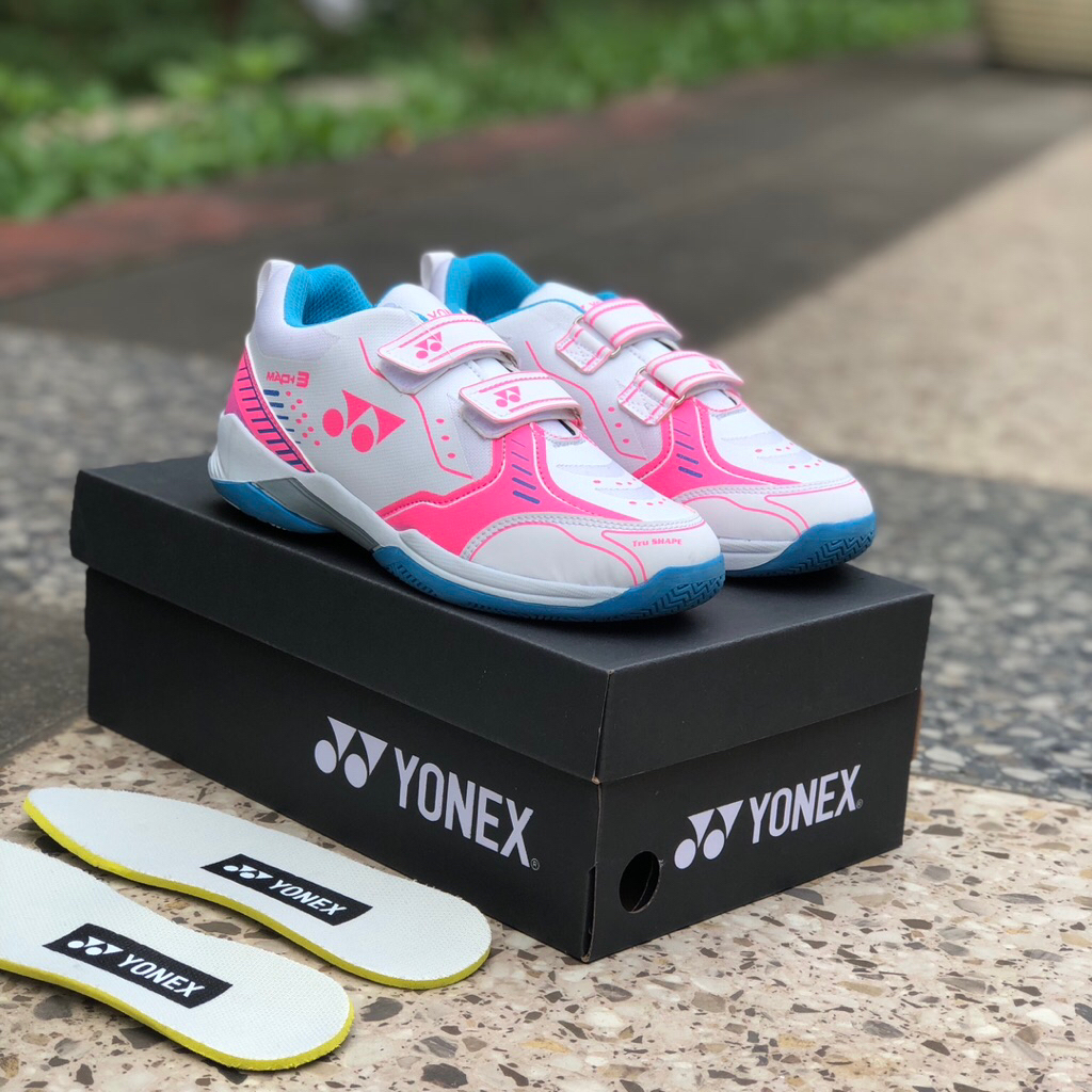 sepatu  anak pria wanita sepatu bulutangkis anak Yonex ukuran 30/37