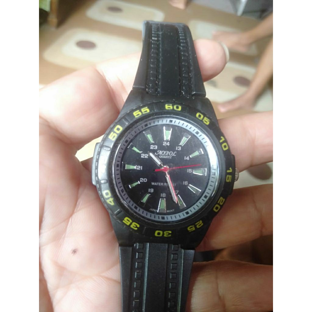Jam tangan Aopol warna hitam