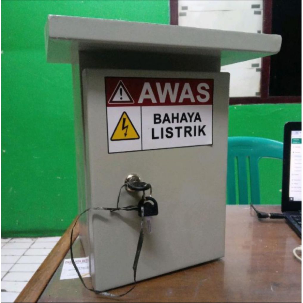 PANEL LAMPU OTOMATIS TIMER DIGITAL