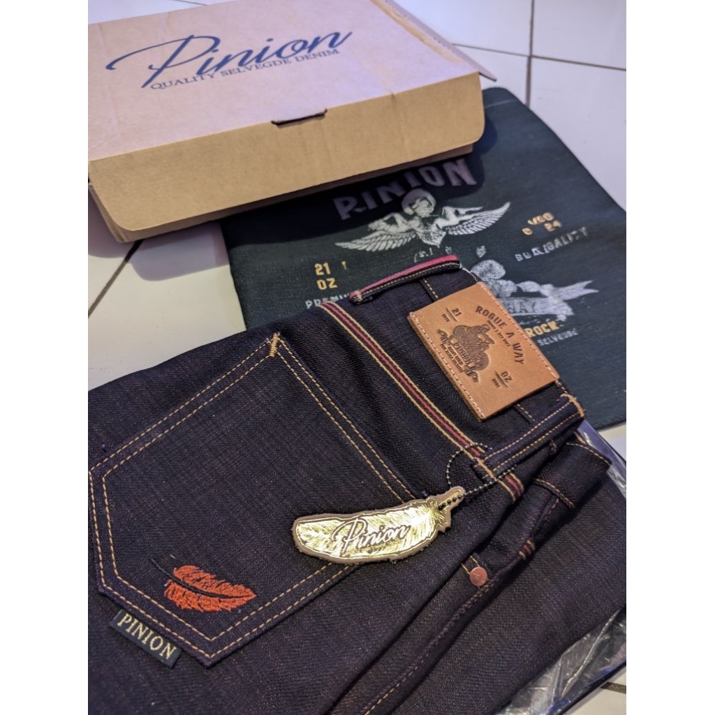 PINION DENIM rouge a way 21.5 oz