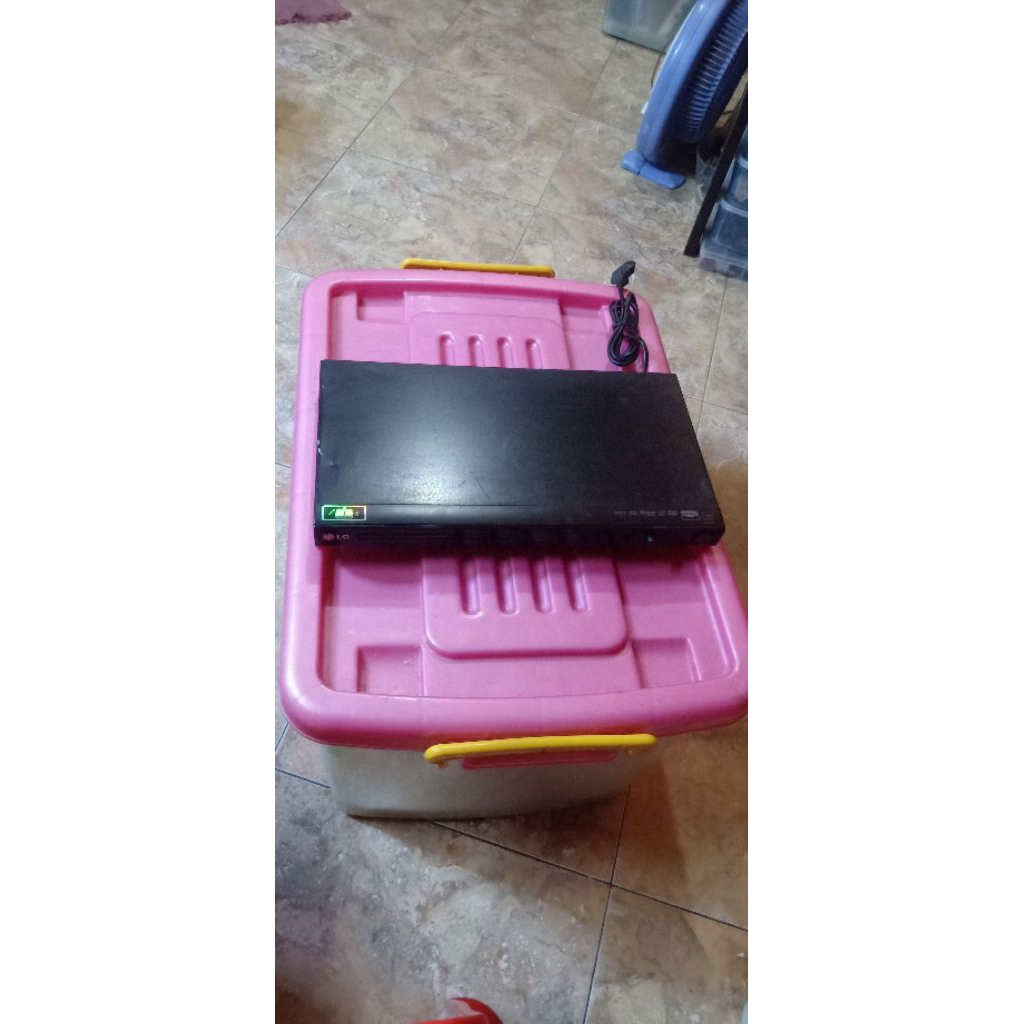 DVD VCD CD PLAYER LG PEMUTAR DVD DV551 PLUS REMOT READY BOS KU