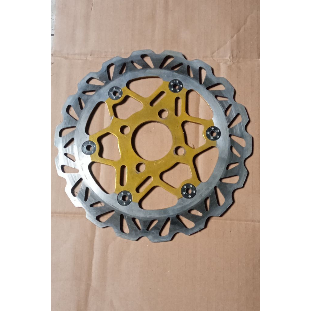 piringan cakram depan variasi Shogun 125 lama. barang second copotan