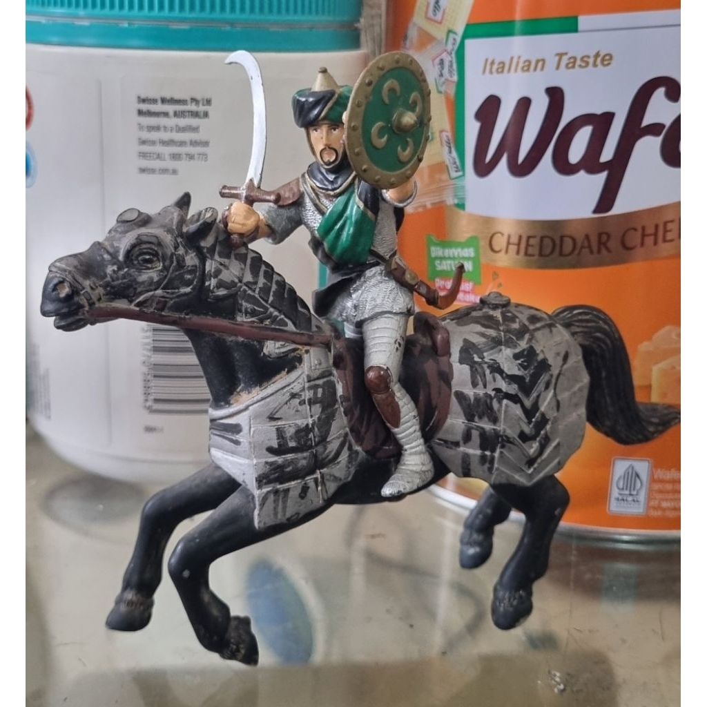 Figur papo dengan kuda simba