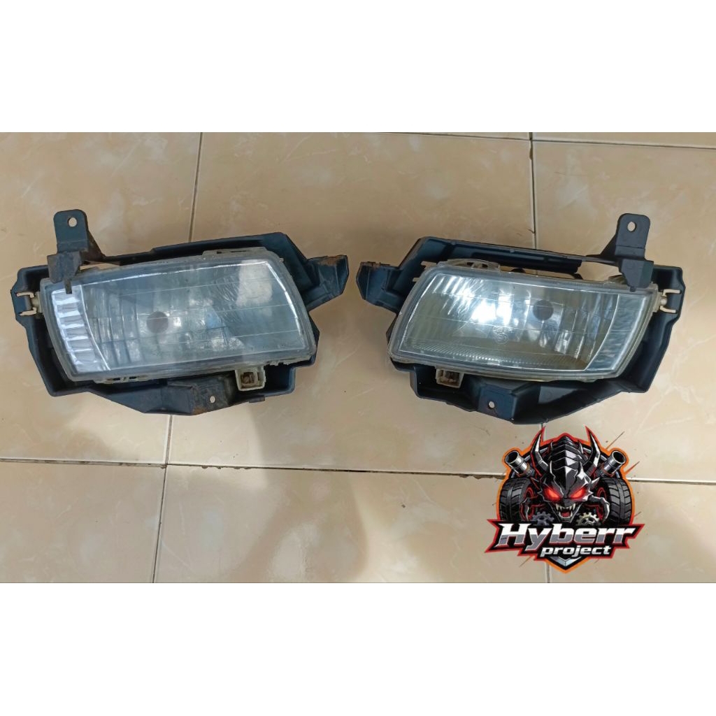 Fog lamp Foglamp Lampu Kabut Bemper Kanan Kiri Toyota Kijang Innova Inova Old Lama 2004 2005 2006 20