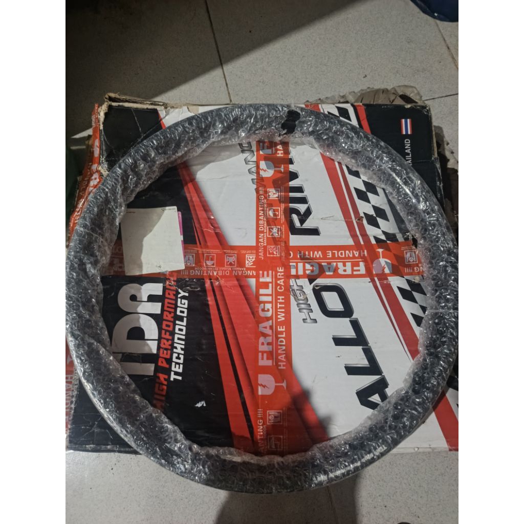 Velg TDR Hitam Gilap Glossy 140 Ring 17