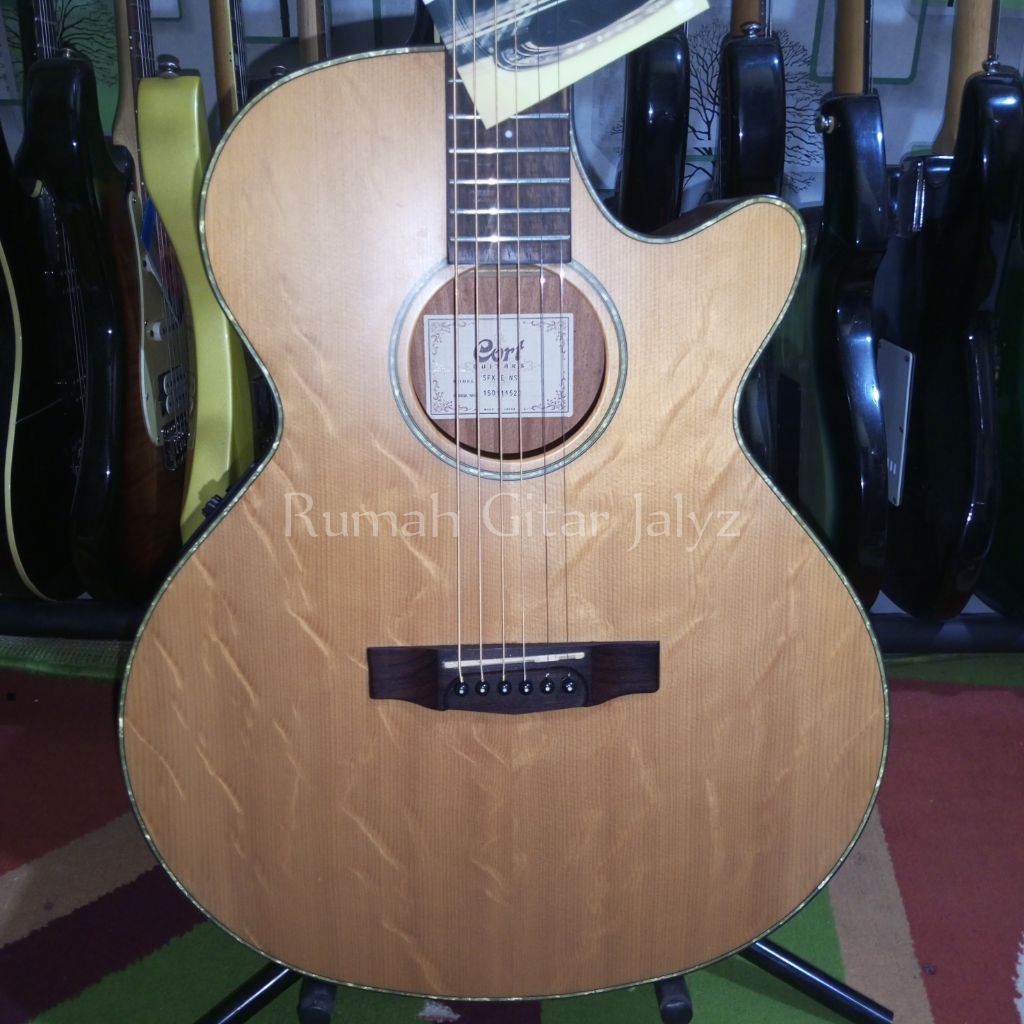 gitar bekas cort SFX E NS original ,top solid spruce
