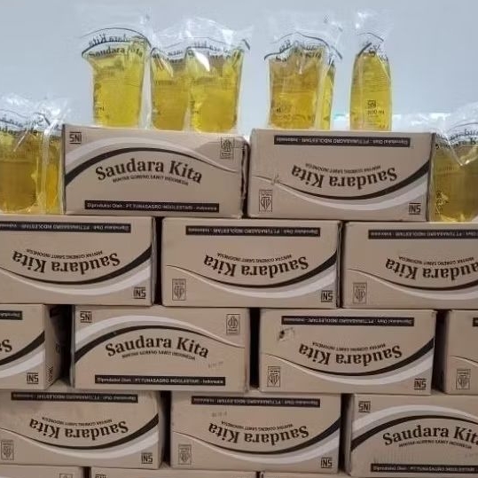 Minyak Goreng Saudara Kita 800ml 1 Dus isi 12 Pouch  - Praktis, Higienis, dan Ekonomis