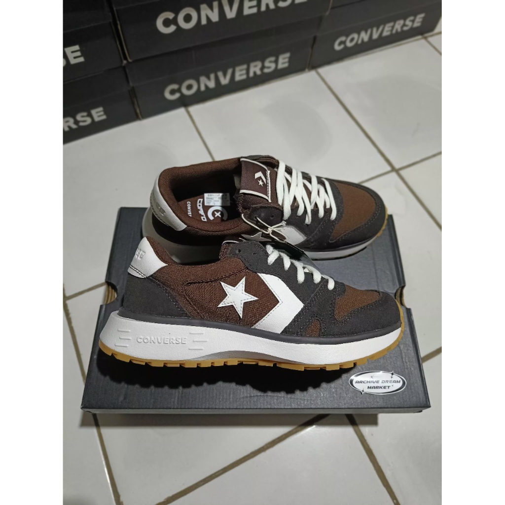Converse Omni trainer