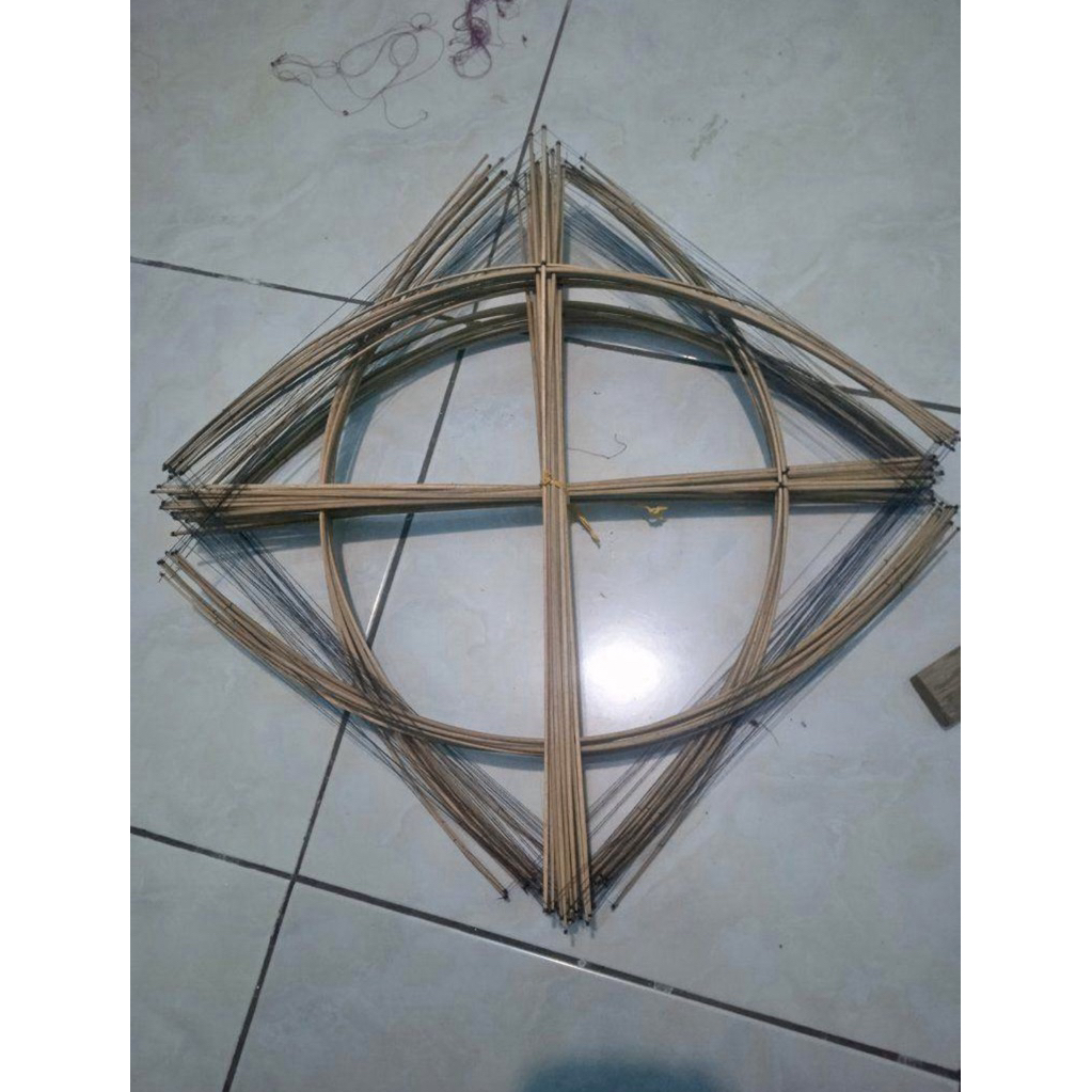 Arku layang-layang standart Petung