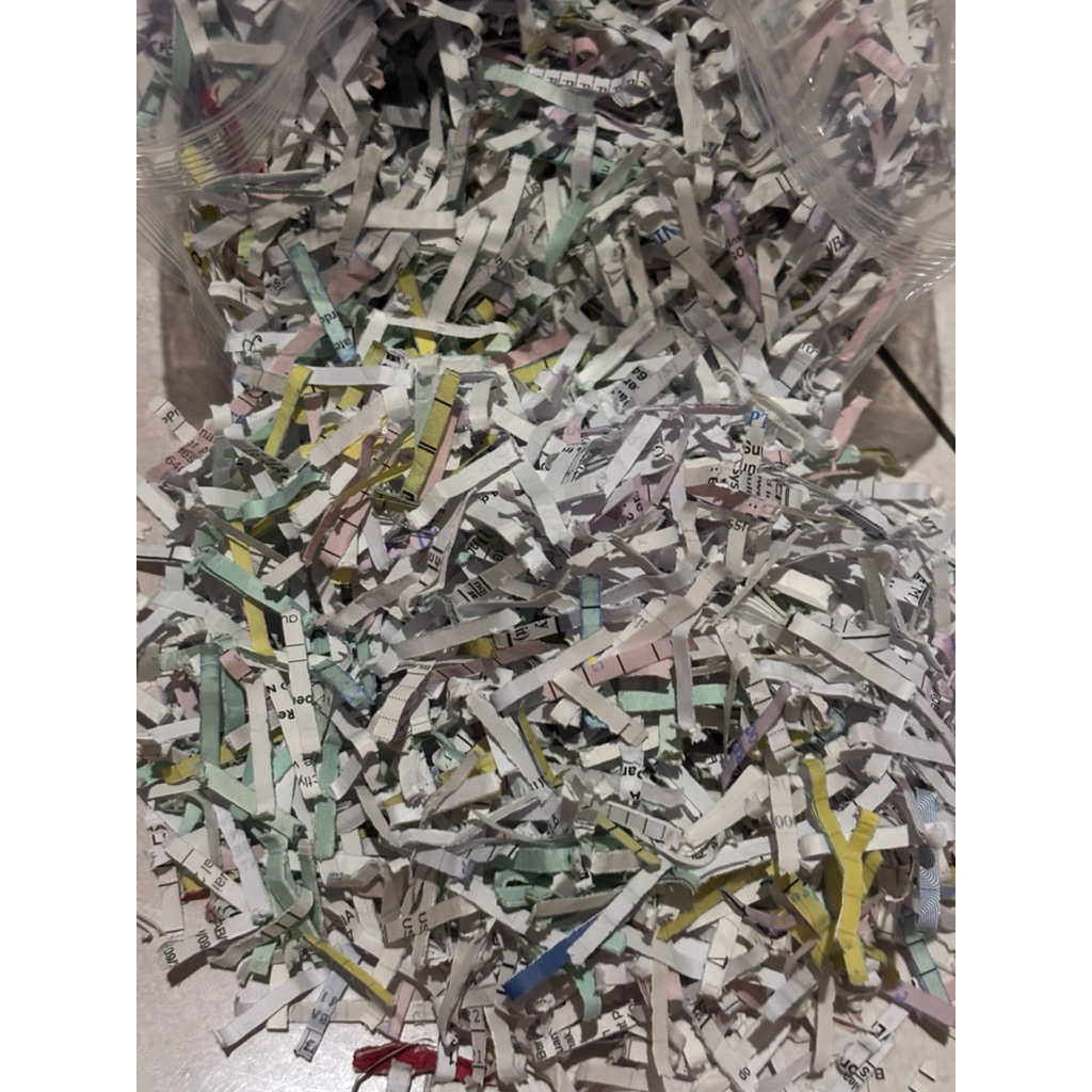 (1 KG) serutan kertas bekas / shredded paper / Termurah / cross cut / premium matte / 1000 gram / ca
