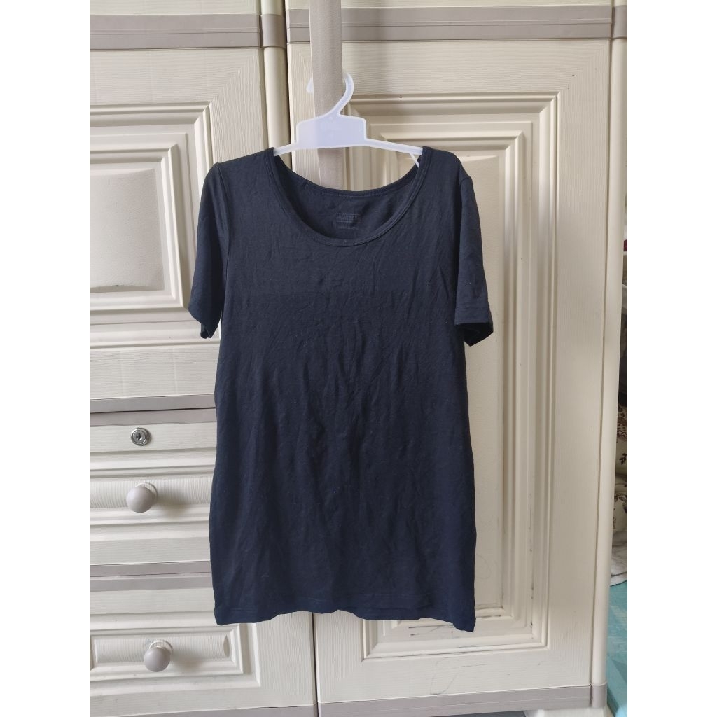 Hitam Pekat - Atasan kaus dalam uniqlo heattech short sleeve size 140 anak remaja umisex
