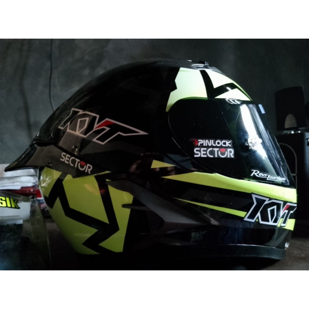 Helm fullgace KYT vendetta 2 second