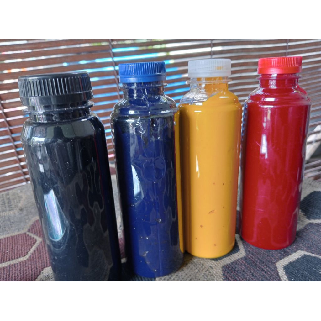 Cat Minyak  100% Asli Cat Cemani Toka - 4 Warna. Hitam/Merah/Biru/Kuning Cat Minyak 250 gram