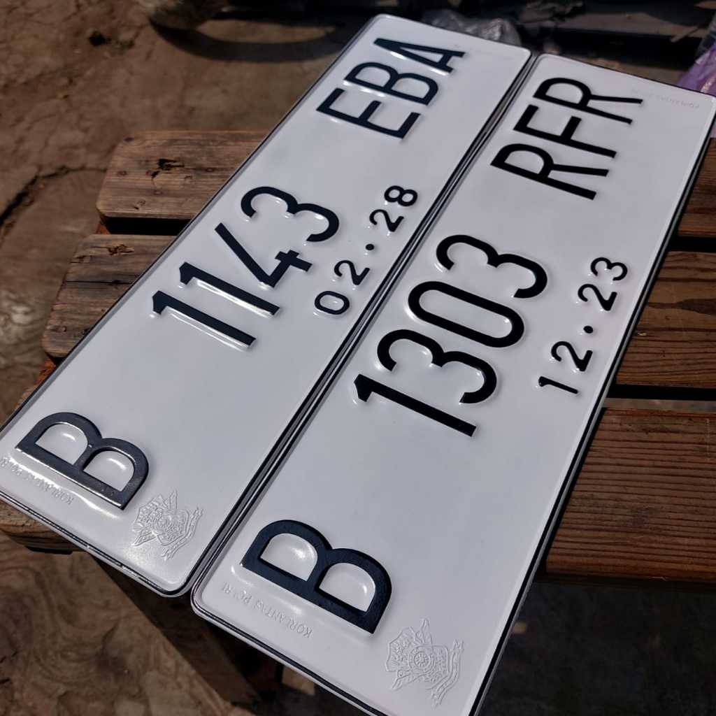 Plat Nomor Mobil Putih Font Baru Logo Lengkap PNM11