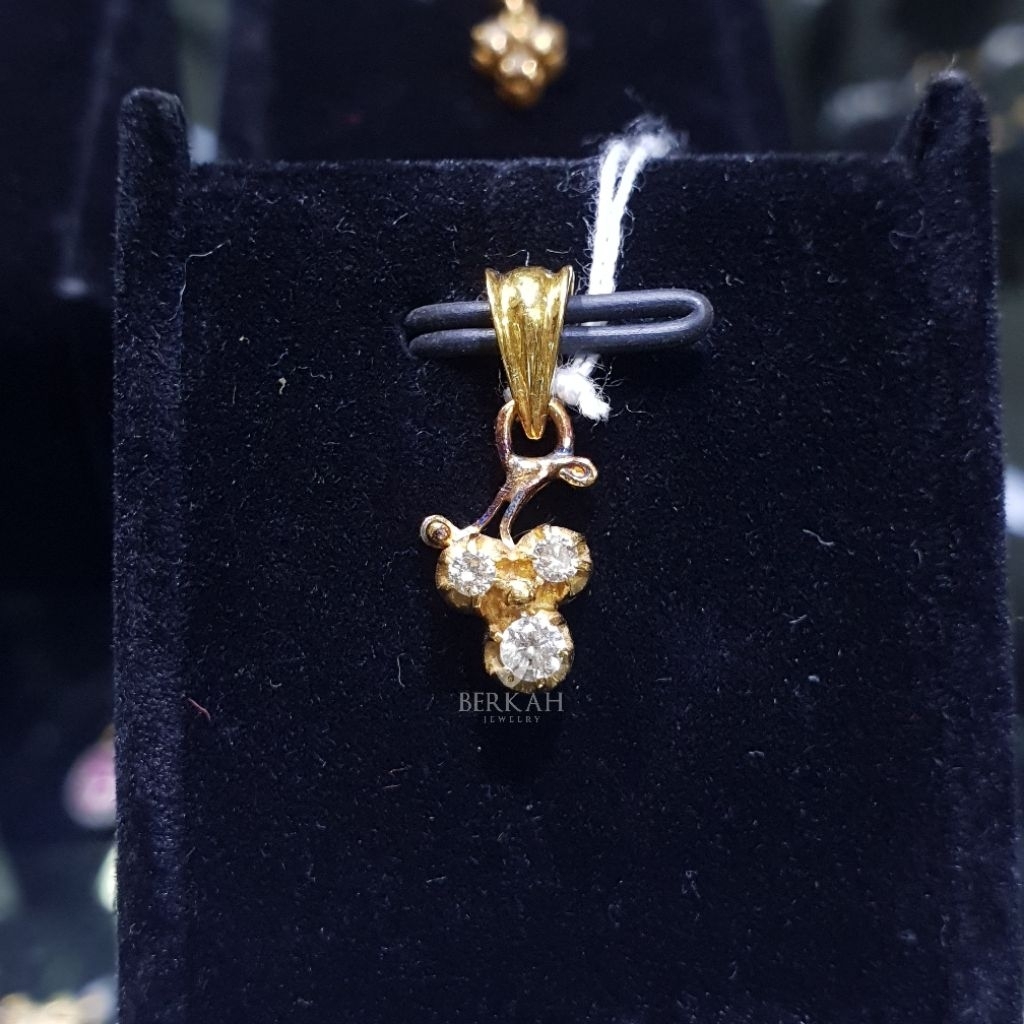 Liontin emas berlian asli natural diamond