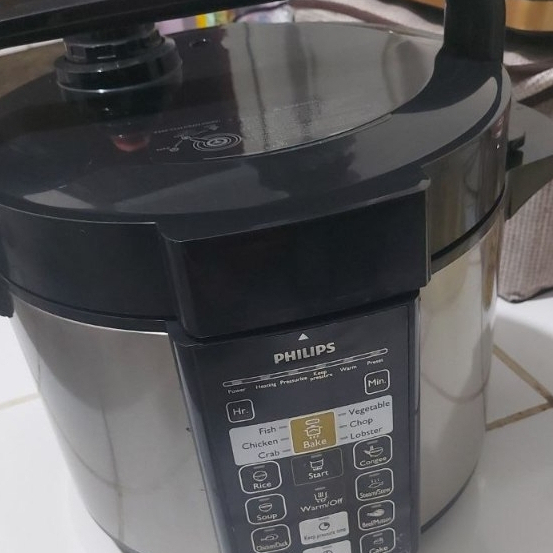 Harga preloved PHILIPS Electric Pressure Cooker HD2136 biasanya sekarang ada di kisaran