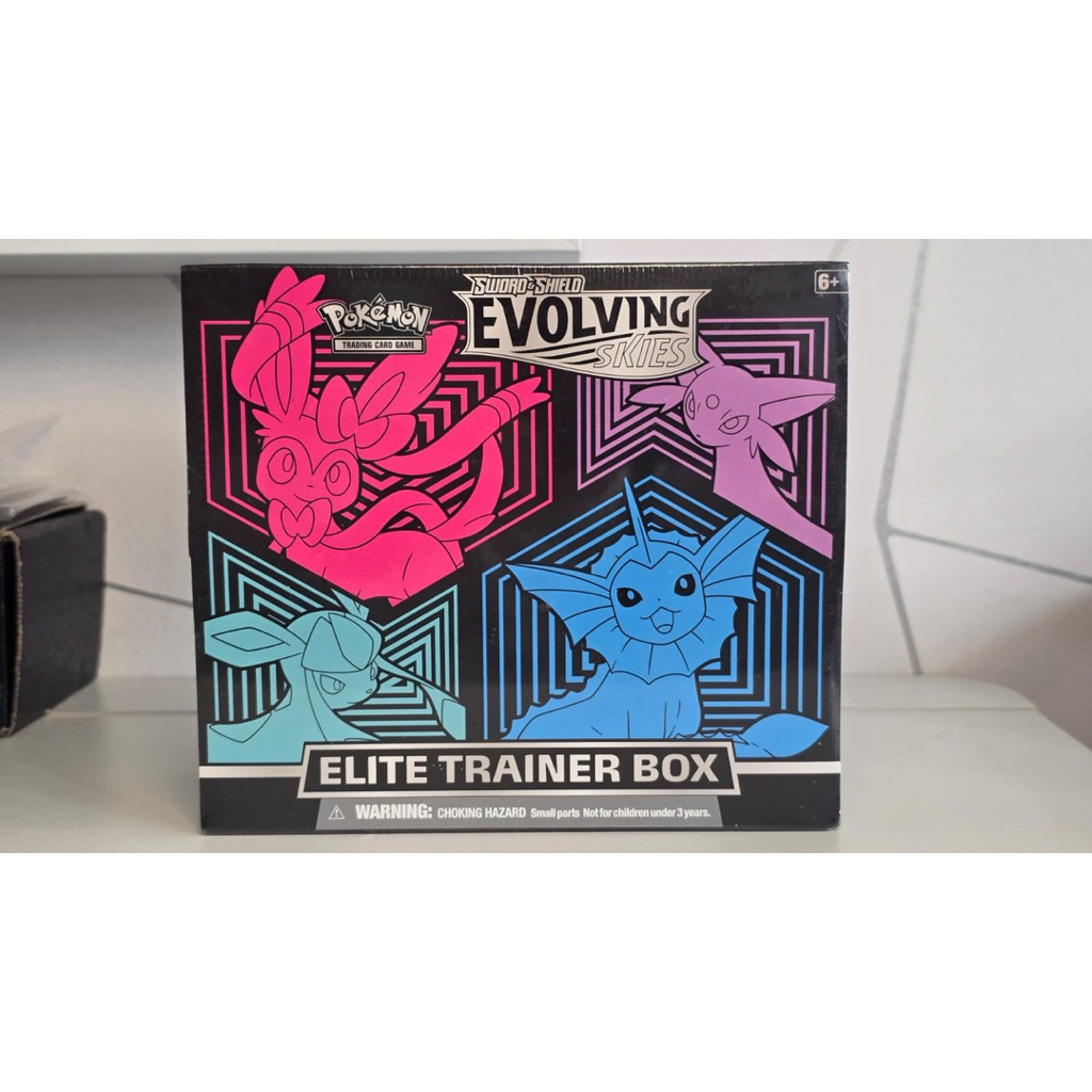 ETB SET EVOLVING SKIES ENG