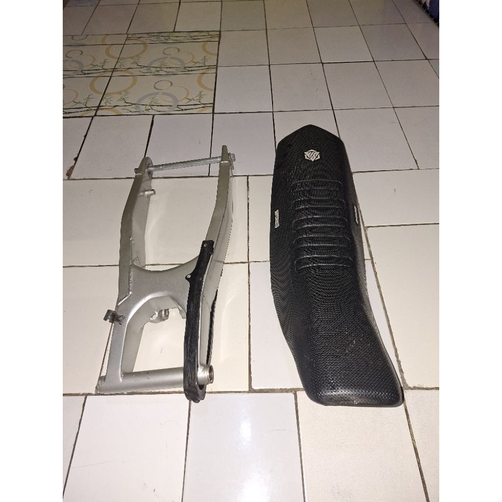 arm lislas crf 250  dan jok ori crf