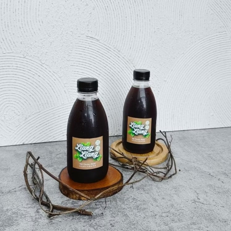 Liang Liang Minuman Teh Cincau Hitam 350ml / Grass Jelly Tea