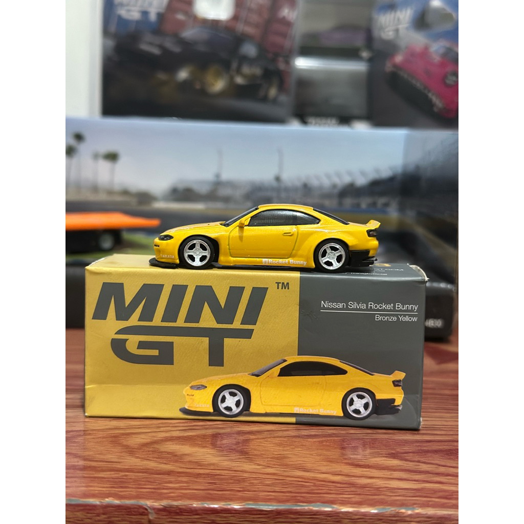 Mini GT nissan silvia Rocket Bunny (Unsealed)