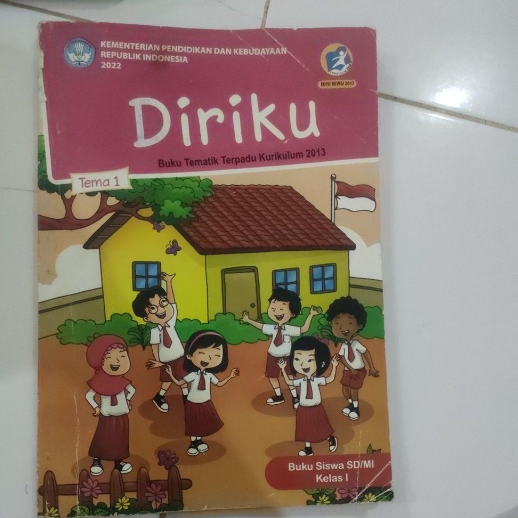 BUKU TEMATIK TERPADU SD MI KELAS I diriku